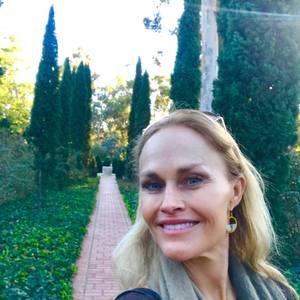 Meet your Posher, Dominique